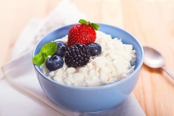 Cottage cheese na may mga prutas